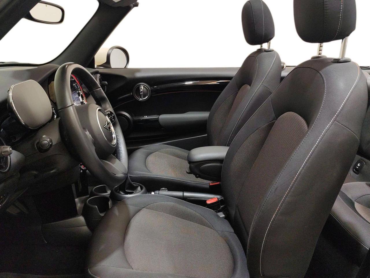 MINI Cabrio Cooper Essential