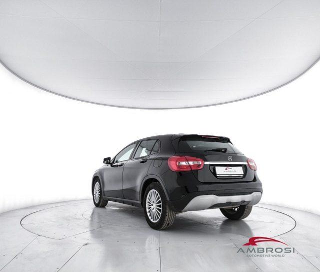 MERCEDES-BENZ GLA 180 180 d Sport