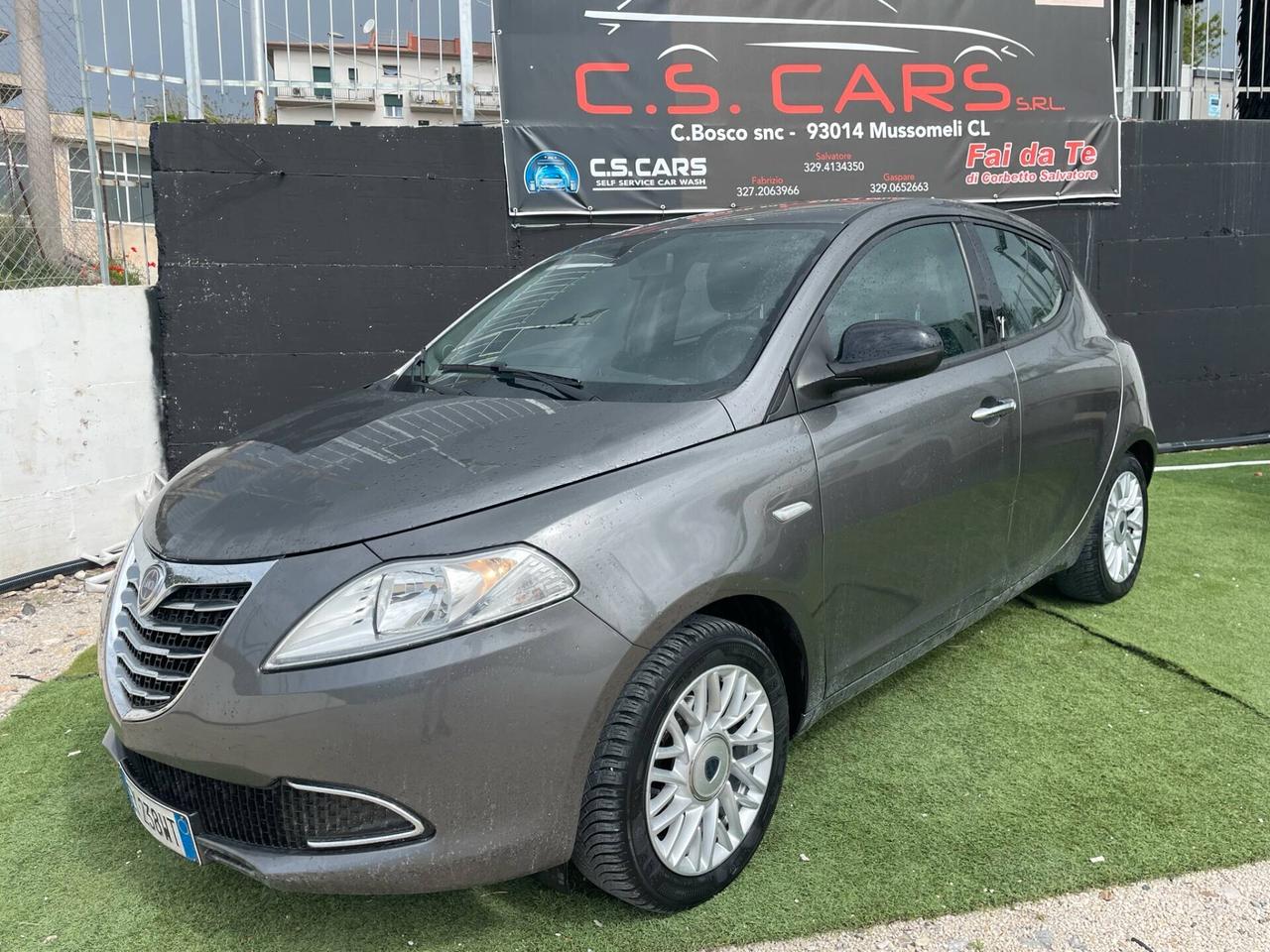 Lancia Ypsilon 1.2 69 CV 5 porte Gold