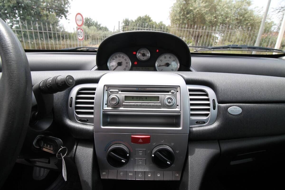 Lancia Ypsilon 1.3 MJT 75 CV New Oro|84000KM|2011