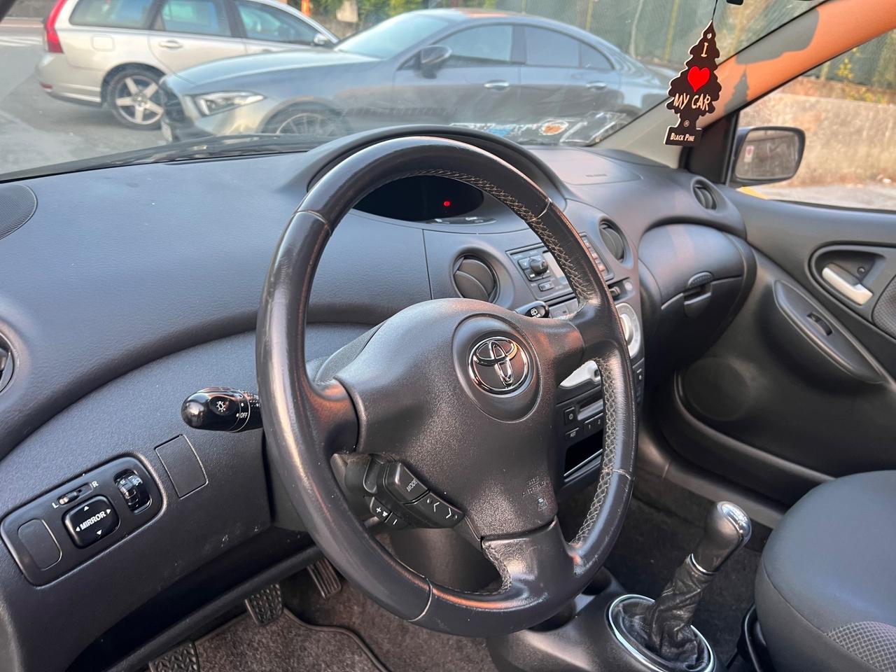 Toyota Yaris 1.4 tdi D-4D cat 5 porte carozzeria sbiadita