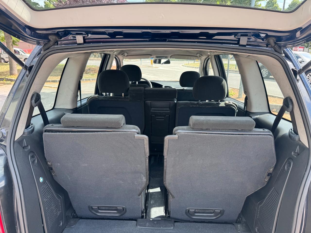 Opel Zafira 2.2 16V DTI cat Elegance