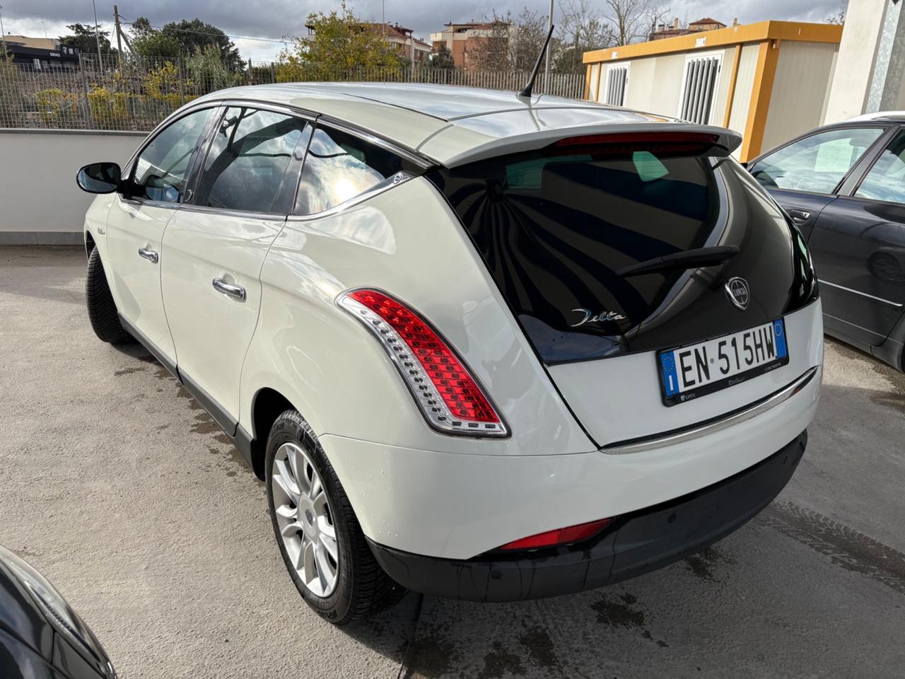 Lancia Delta 1.6 MJT DPF 105 CV Silver