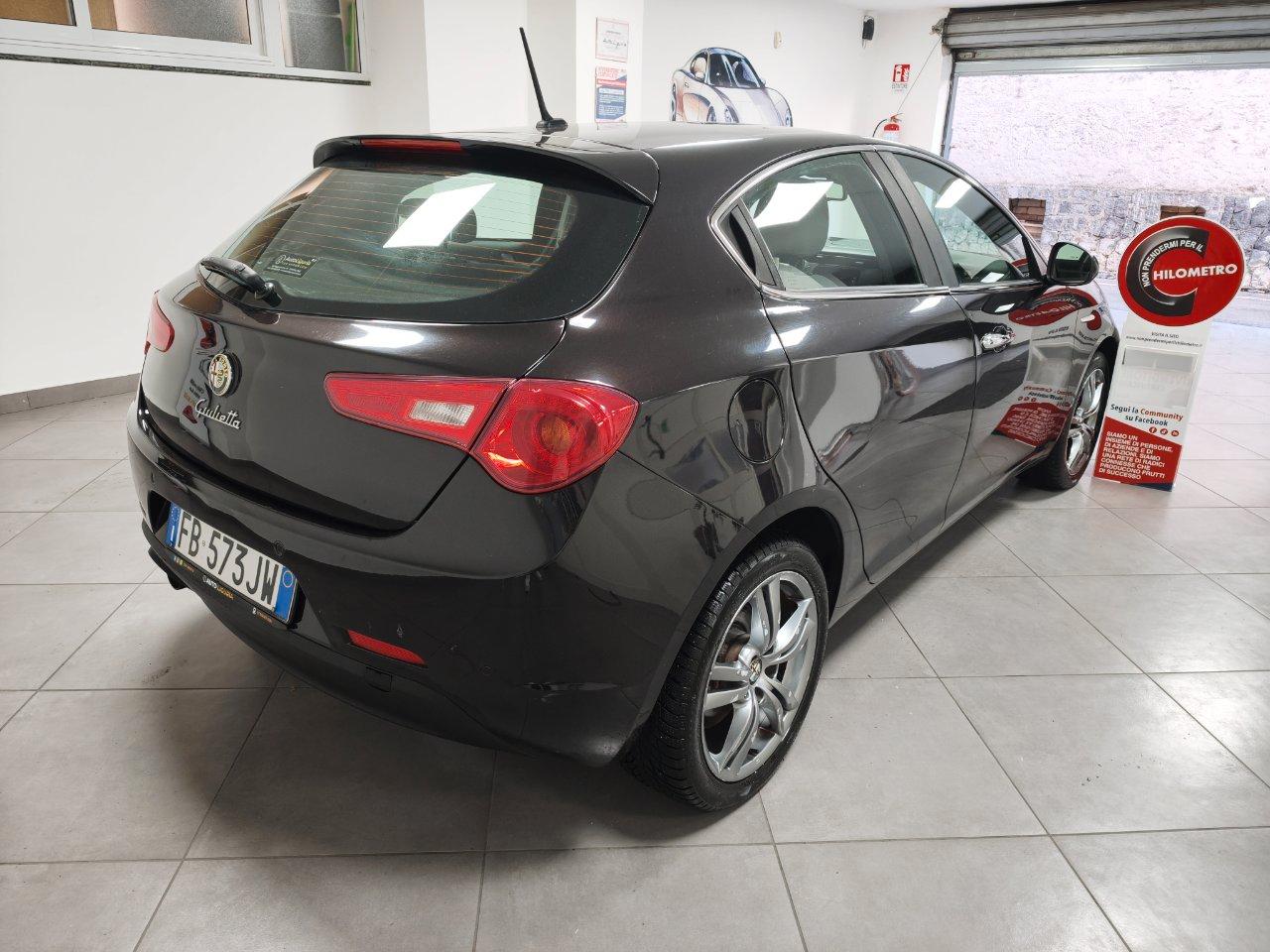 Alfa Romeo Giulietta 1.6 jtdm Distinctive 120cv LEGGI