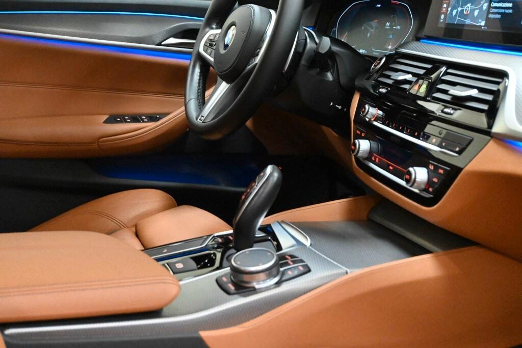 BMW Serie 5(G30/31/F90) 520d 48V xDrive Touring...