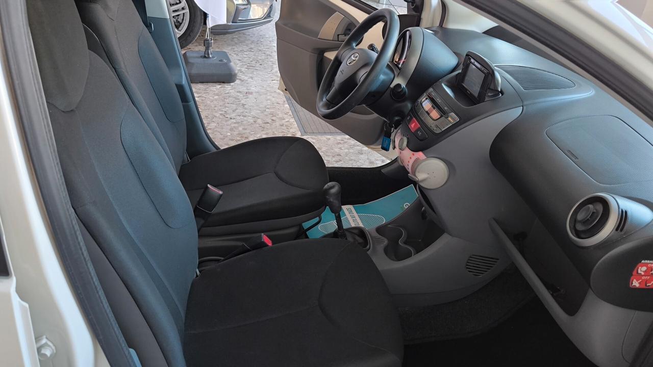 Toyota Aygo 1.0 12V VVT-i 5 porte Sol Connect
