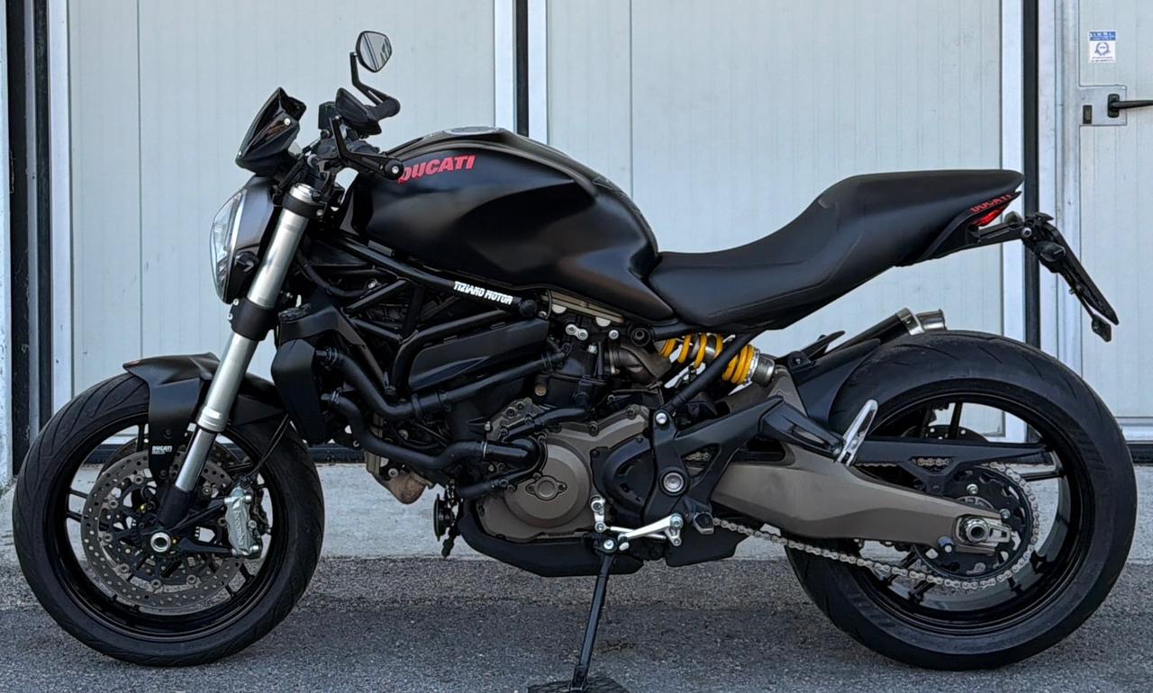 Ducati Monster 821 Dark Edition