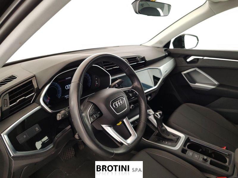 Audi Q3 35 TDI quattro S-Tronic Business