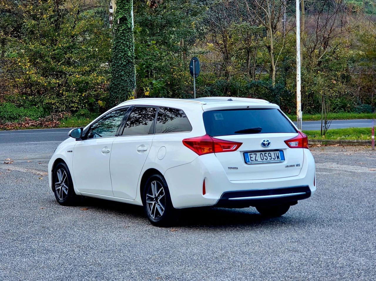 Toyota Auris Touring Sports 1.8 Hybrid Lounge 2015-E5B Automatico