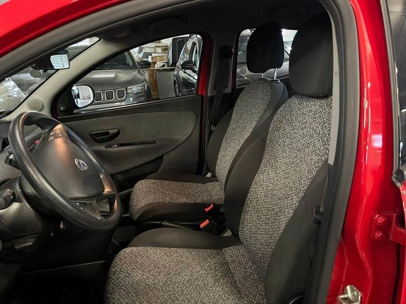 Lancia Ypsilon Ypsilon 1.0 FireFly 5 porte S&S Hybrid Ecochic Silver