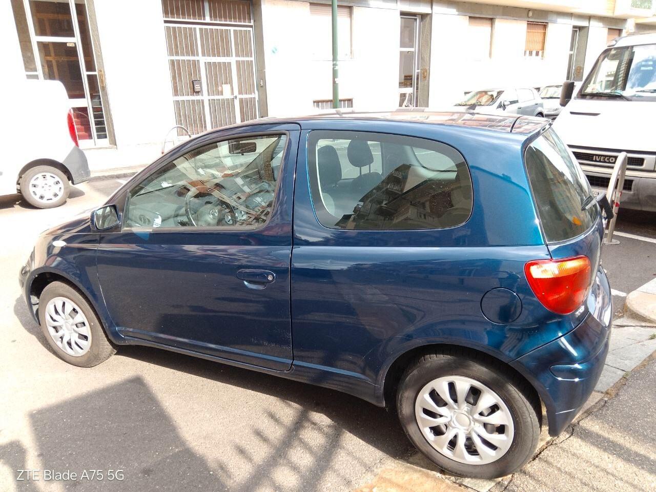 Toyota Yaris 1.0i 16V 3 porte