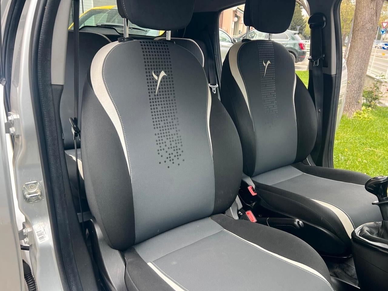 LANCIA YPSILON 1.2 69cv 5p SILVER UNICO PROP.