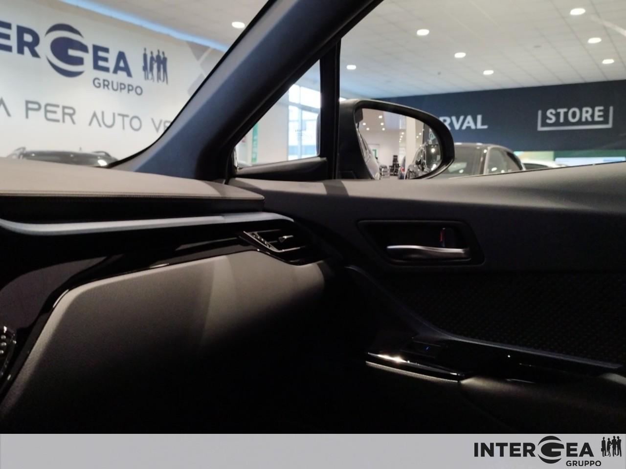 TOYOTA C-HR 1.8h Trend e-cvt