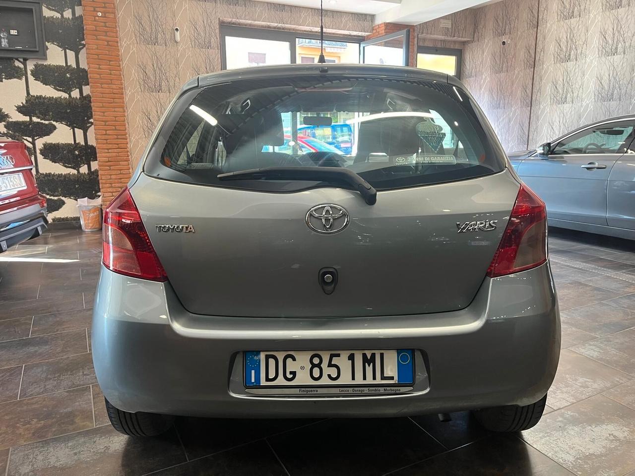 Toyota Yaris 1.0 5 porte Sol