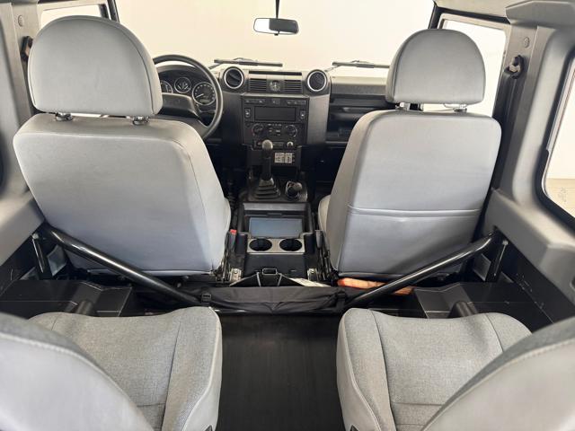 LAND ROVER Defender 2.4