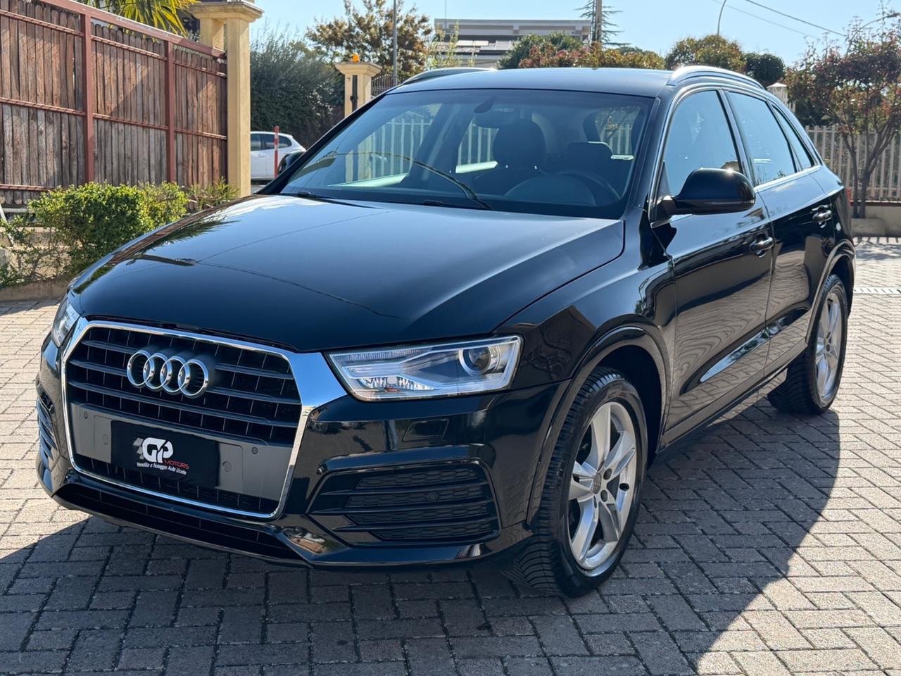 Audi Q3 2.0 TDI 120 CV Business