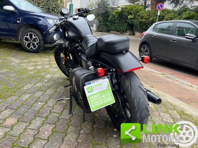 HARLEY-DAVIDSON 883 Sportster XL Iron