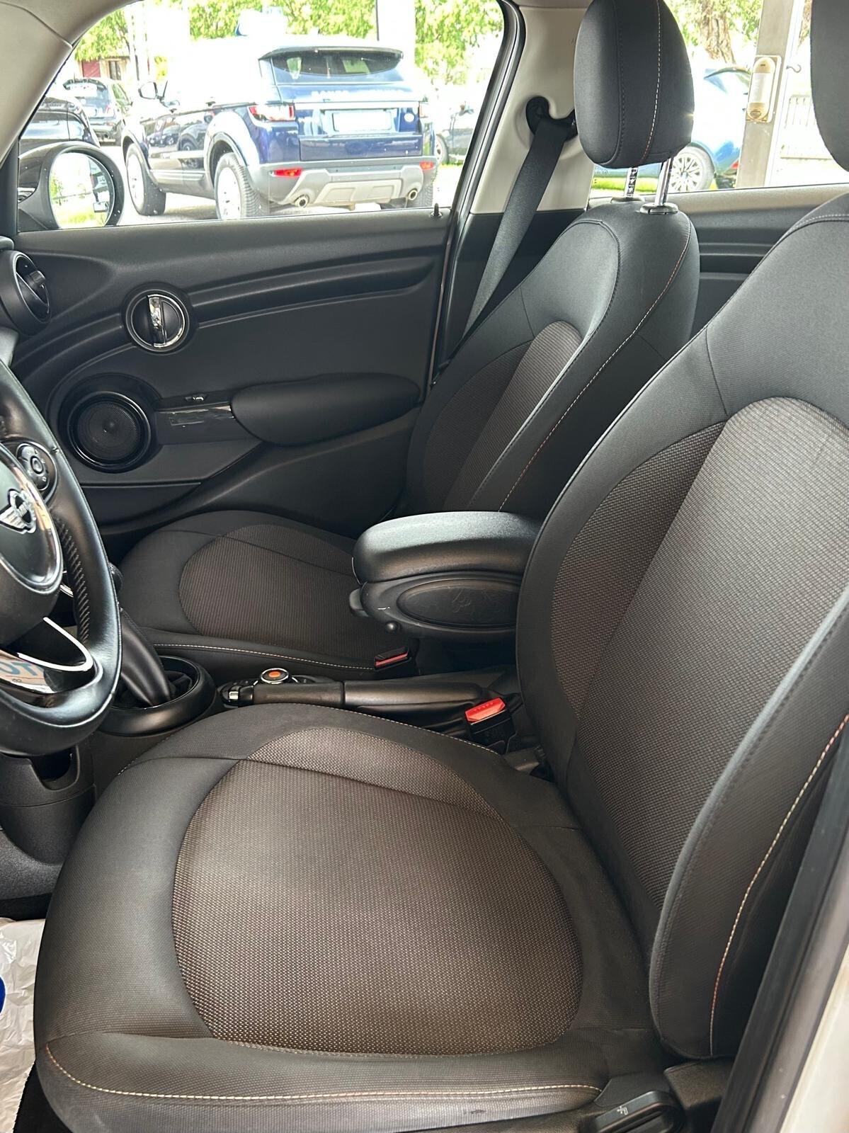 Mini Mini 1.5 Cooper D Business XL 5 porte