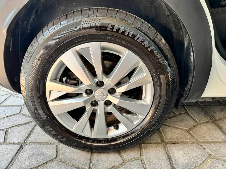 Peugeot 3008 BlueHDi 130 S&S EAT8 GT Pack