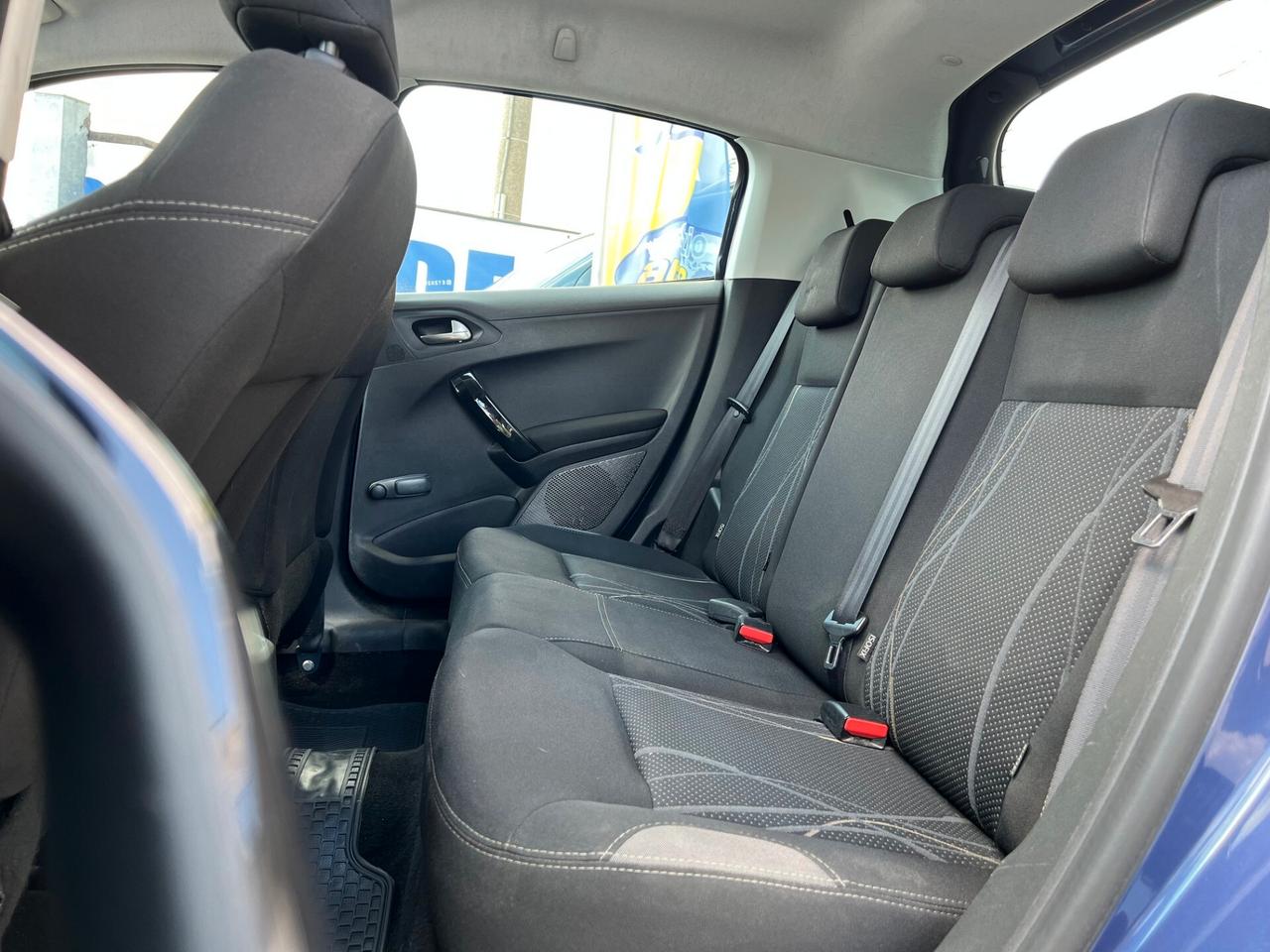 Peugeot 208 PureTech 82 5 porte Access APPENA FATTO ​CINGHIA DI DISTRIBUZIONE / X NEOPATENTATI