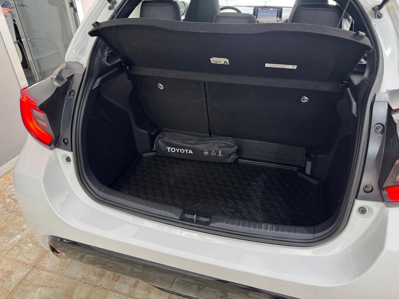 Toyota Yaris 1.5 Hybrid Lounge Aziendale