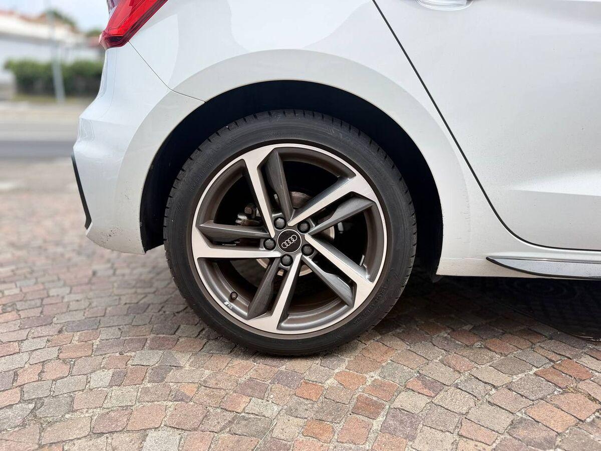 Audi A1 30 1.0 tfsi S line edition 116cv