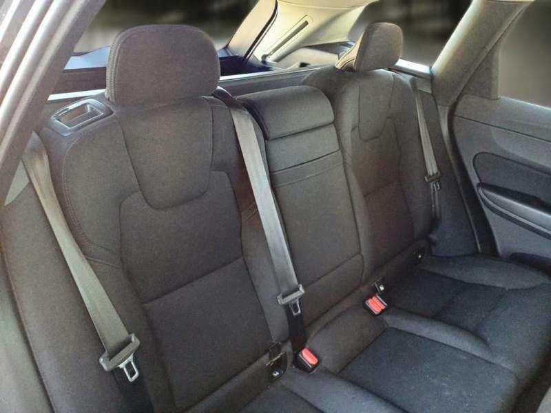 VOLVO XC60 B4 D AWD automatico Momentum Pro