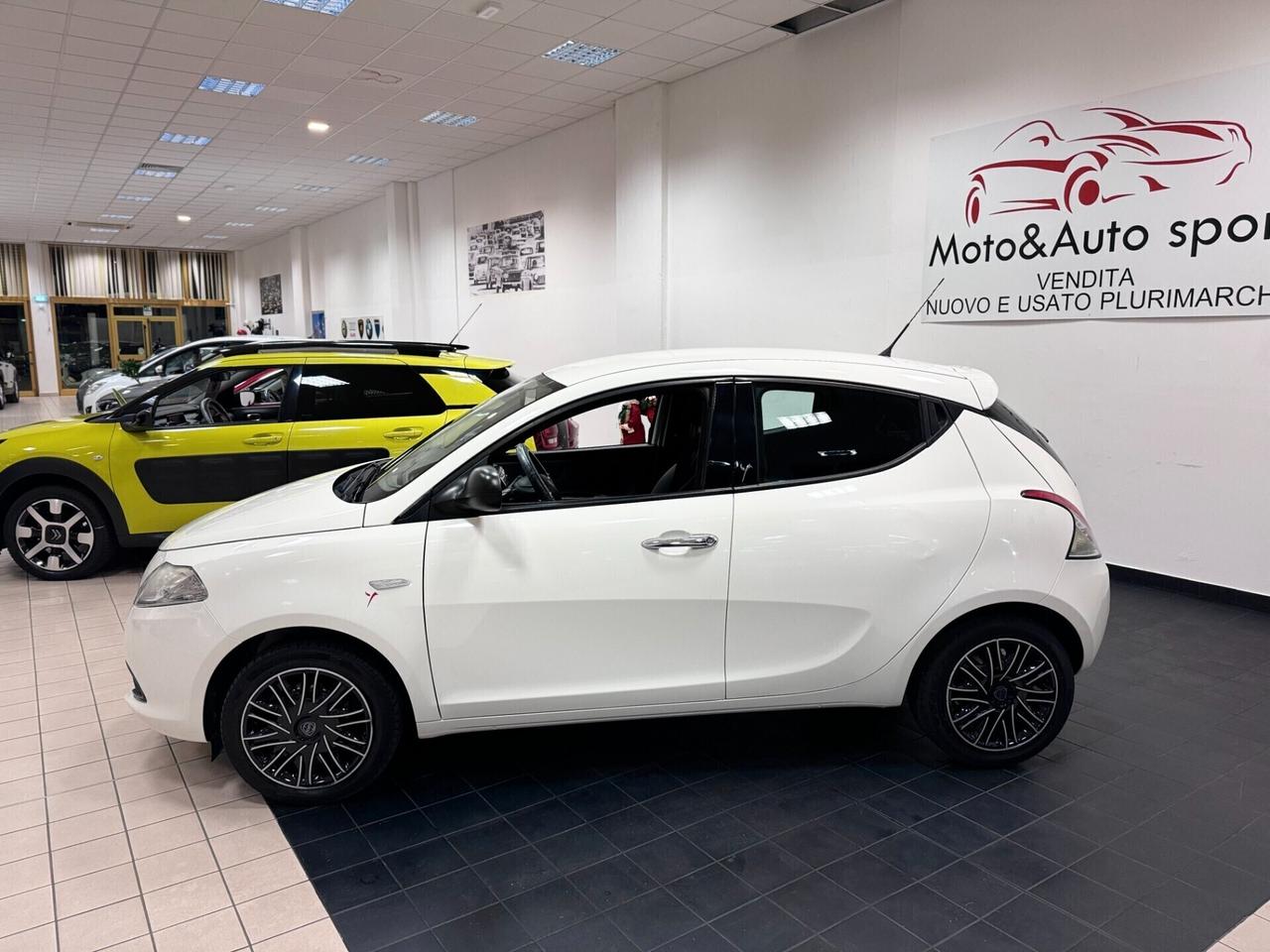 Lancia Ypsilon 1.2 69 CV 5 porte Silver