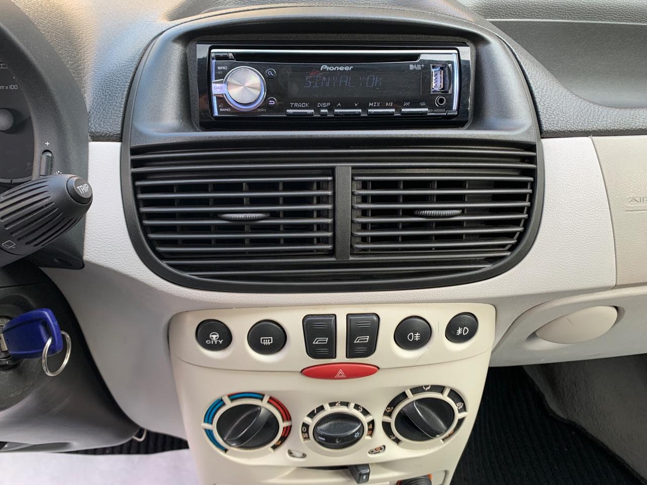 Fiat Punto 1.2i cat 5 porte ELX