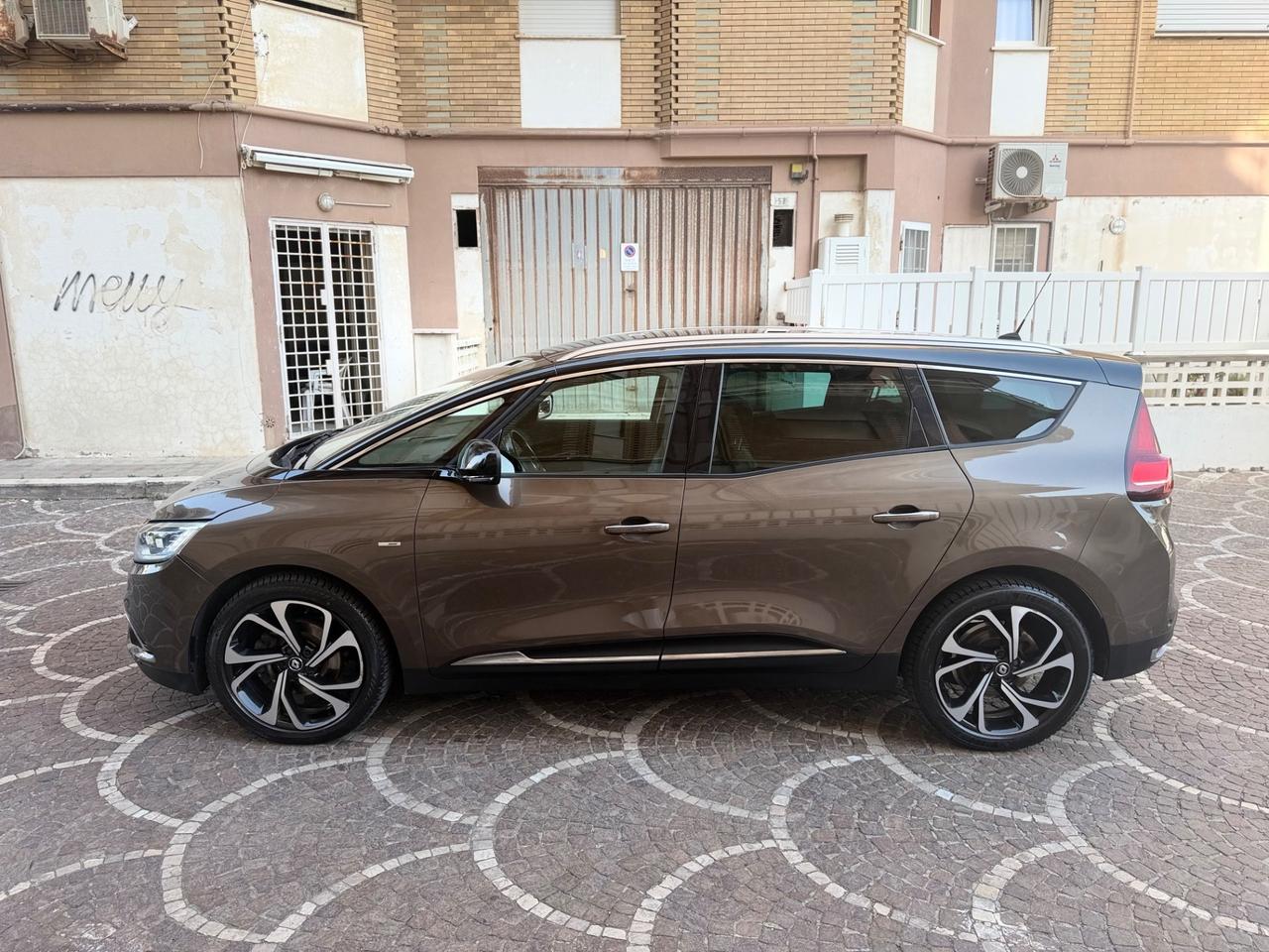 Renault Grand Scenic dCi 160 CV EDC Energy Initiale Paris