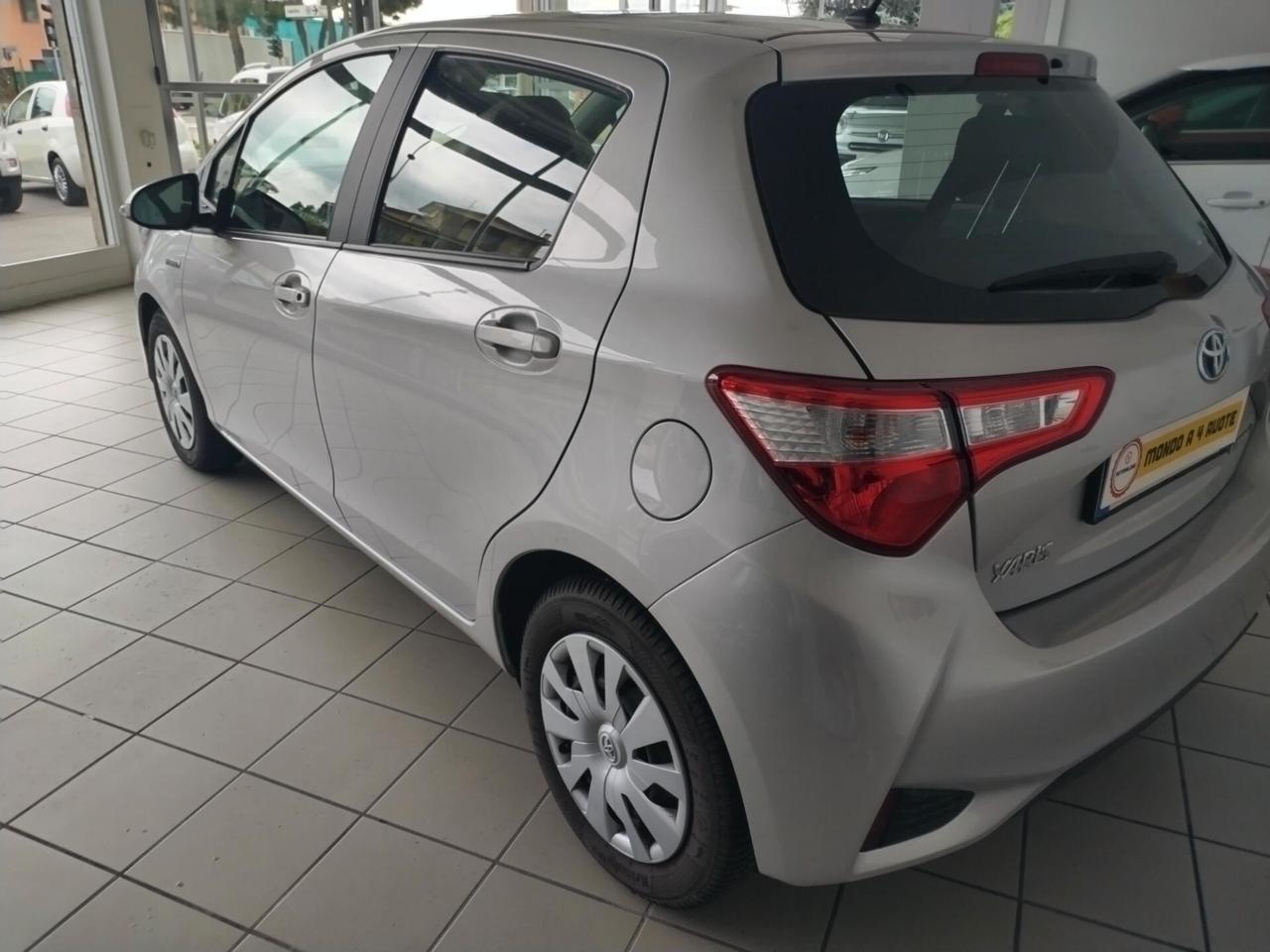 Toyota Yaris 1.5 Hybrid 5 porte Cool