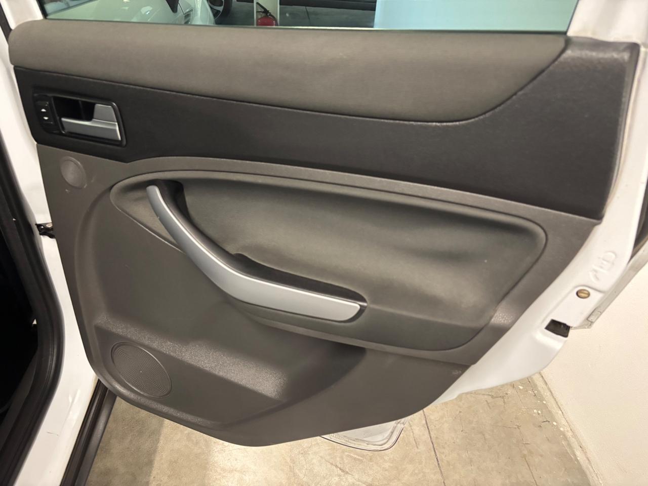 Ford Kuga 2.0 TDCi 140 CV 2WD Titanium