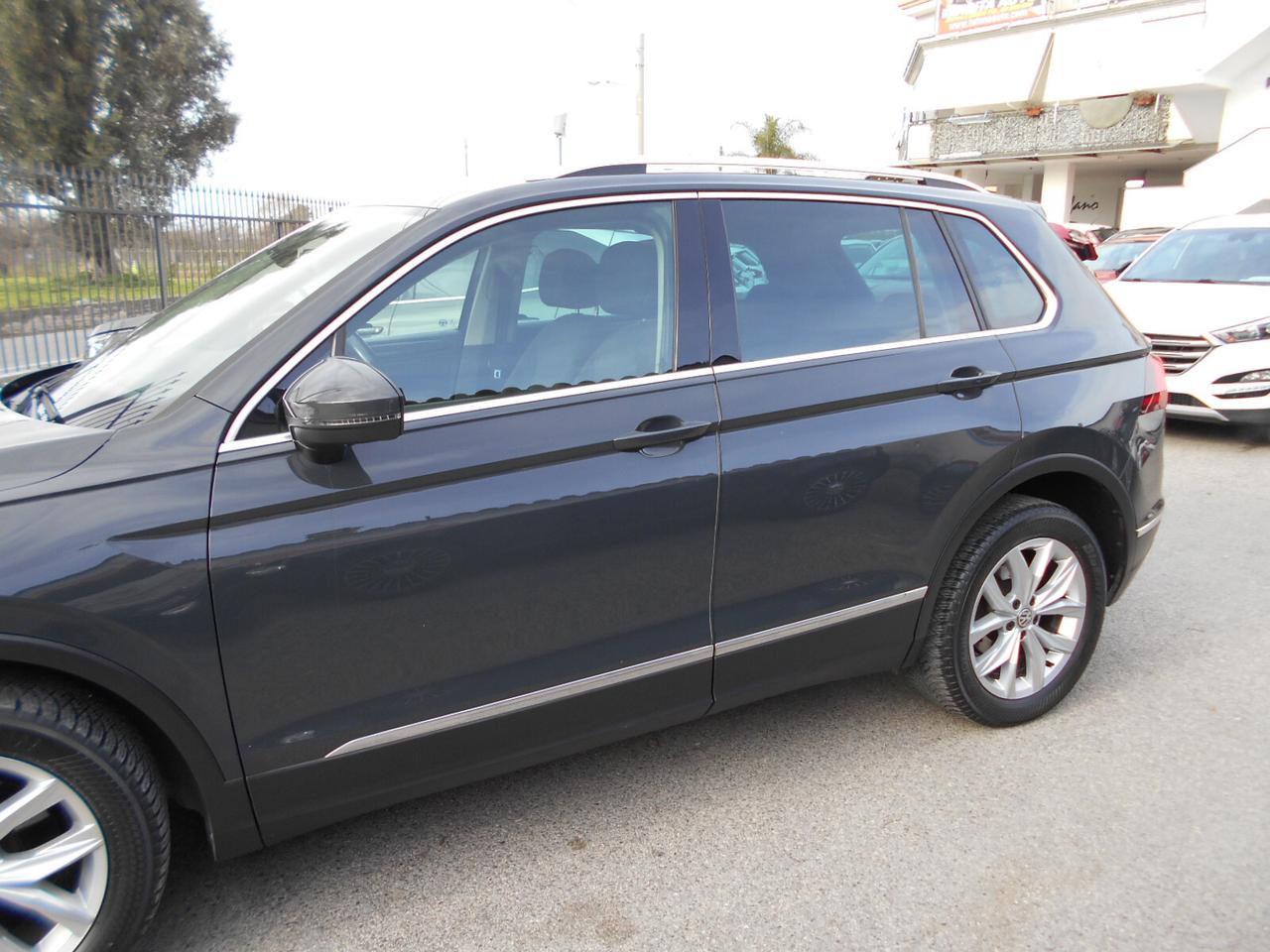 Volkswagen Tiguan 4MOTION ADVANCED BMT