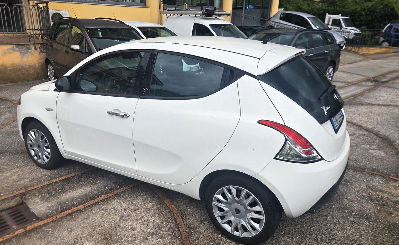 Lancia Ypsilon 1.2 TAGLIANDATA GARANZIA 12 MESI