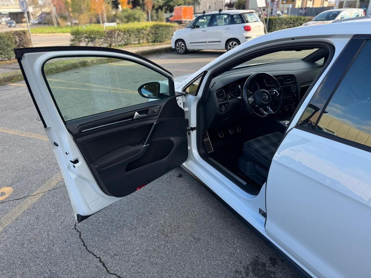 Volkswagen Golf Business 2.0 TDI GTD #8062