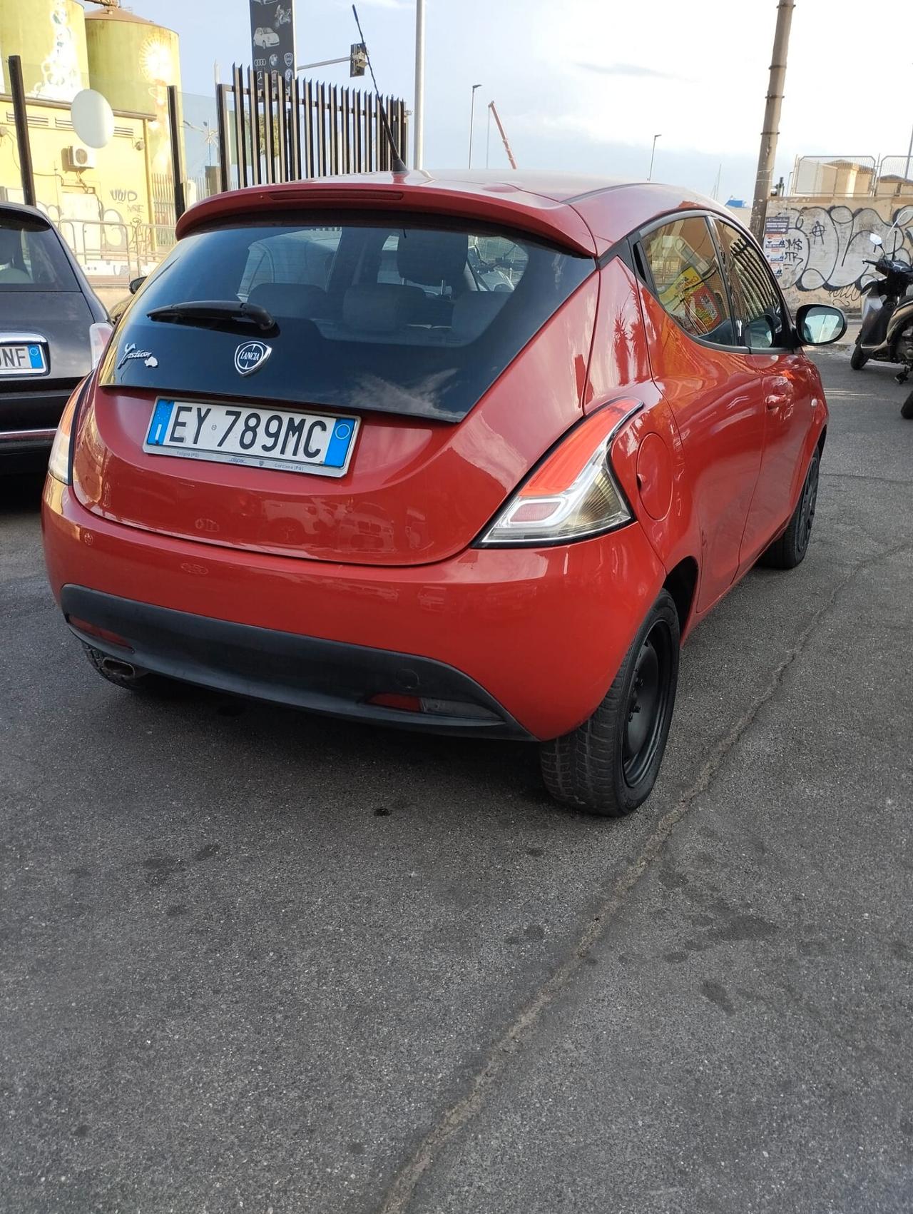 Lancia Ypsilon 1.2 69 CV 5 porte GPL Ecochic Gold