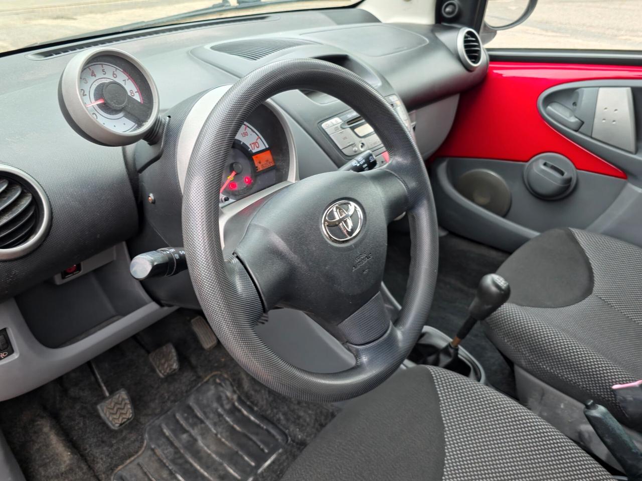 Toyota Aygo 1.0 12V VVT-i 5 porte Sol CV-68 2008-E4 Manuale NEO