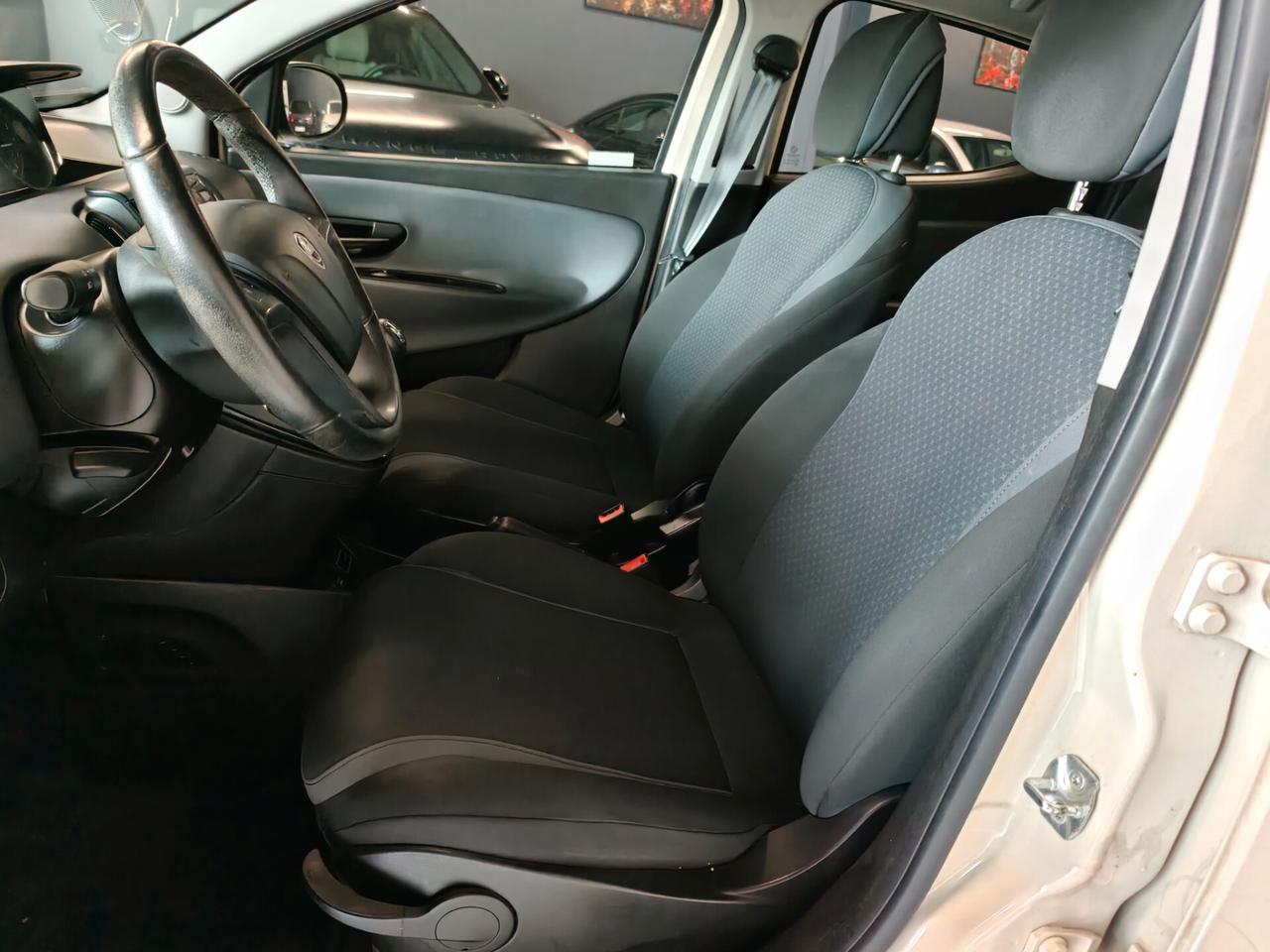 Lancia Ypsilon 0.9 TwinAir 85 CV 5 porte Metano Ecochic Gold