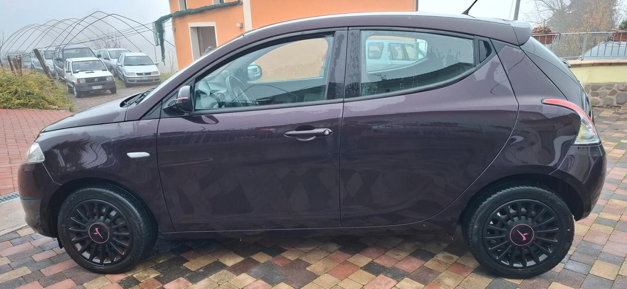 Lancia Ypsilon 1.2 69 CV 5 porte S&S Silver