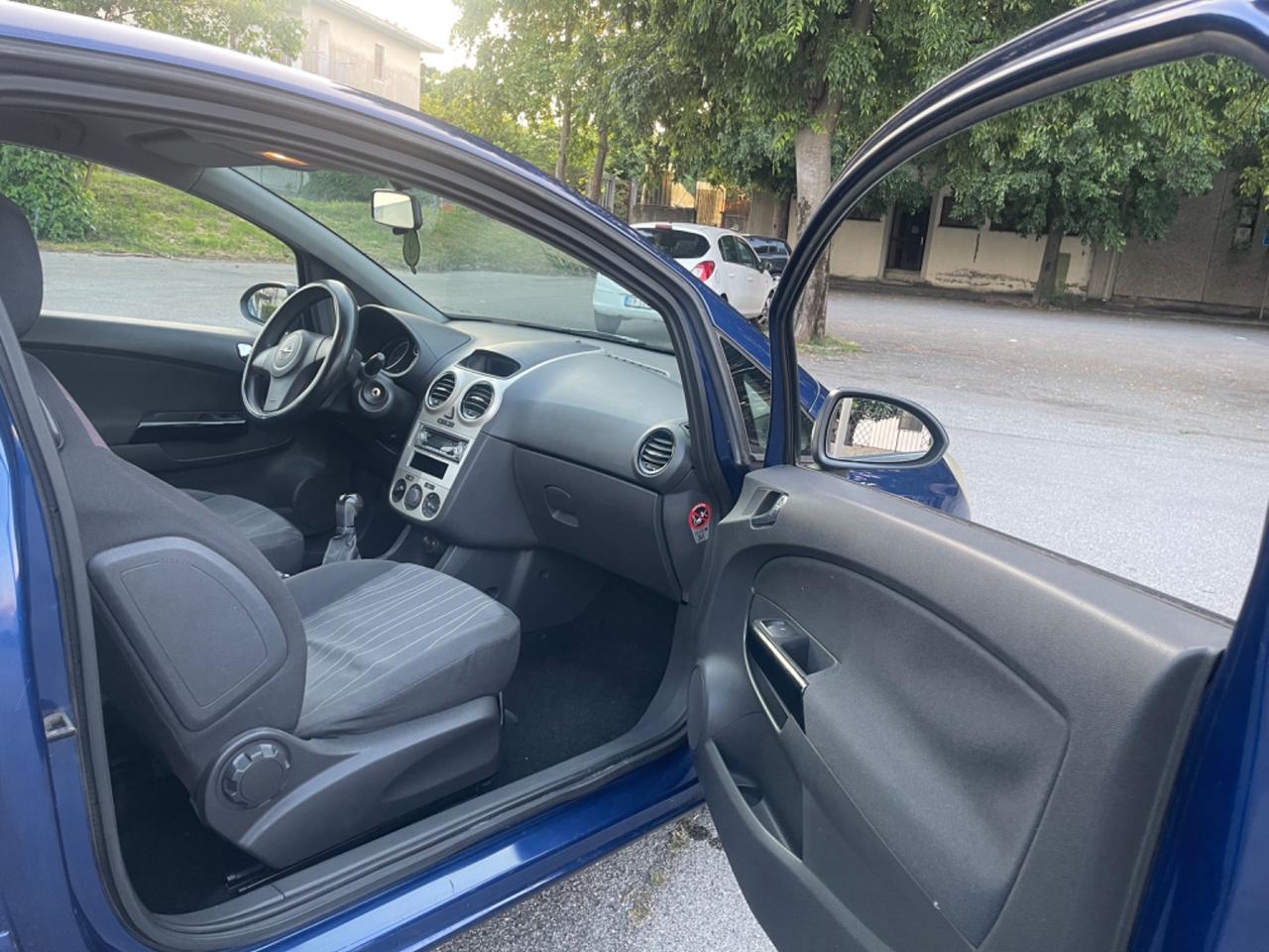 Opel Corsa 1.2 3 porte Sport Benzina per Neopatentati