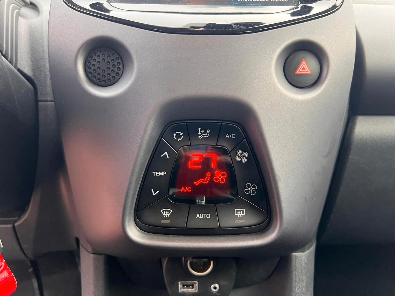 Toyota Aygo Connect 1.0 VVT-i 72 CV 5 porte x-clusiv MMT