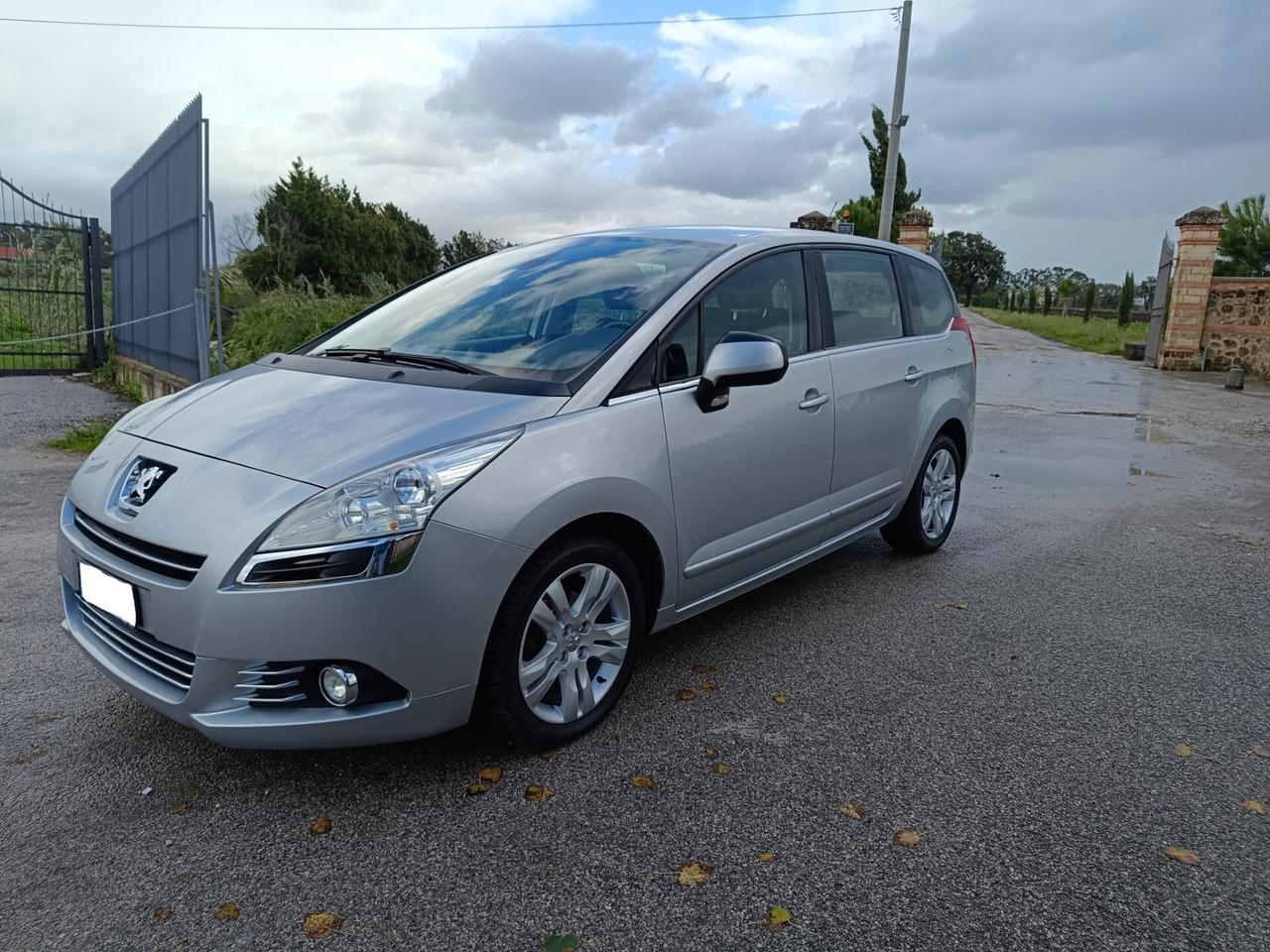 Peugeot 5008 1.6 HDi 110CV Premium 7 POSTI