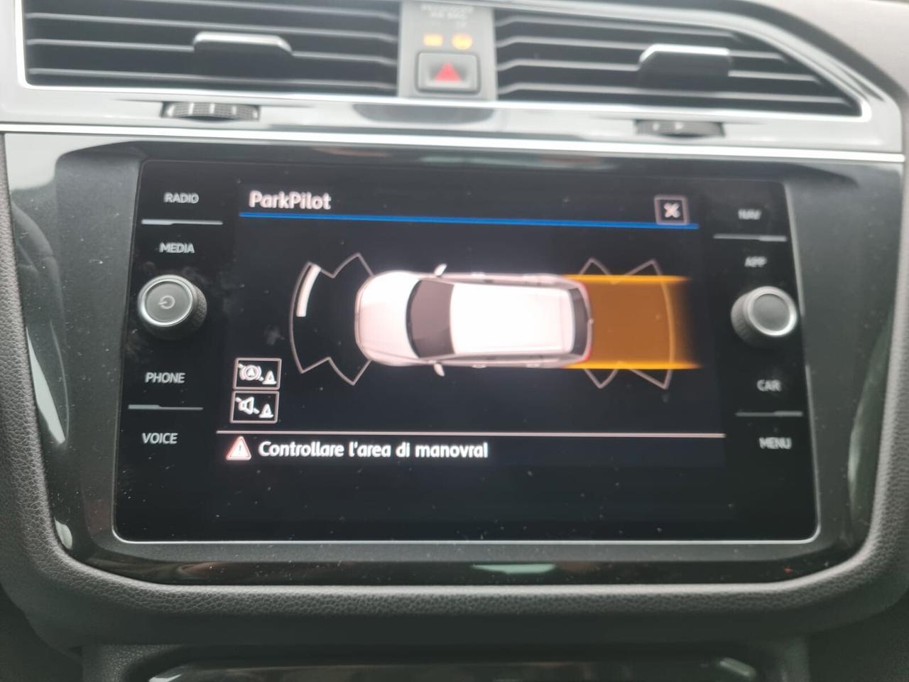 Volkswagen Tiguan 2.0 TDI SCR DSG 4MOTION Business BMT