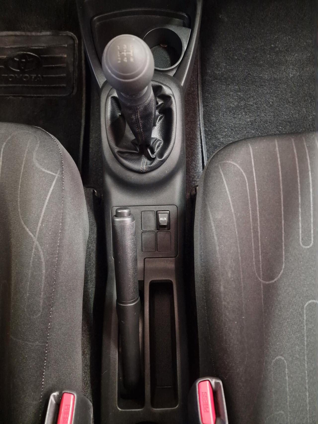 Toyota Yaris 1.0 5 porte Now, 102 mila chilometri