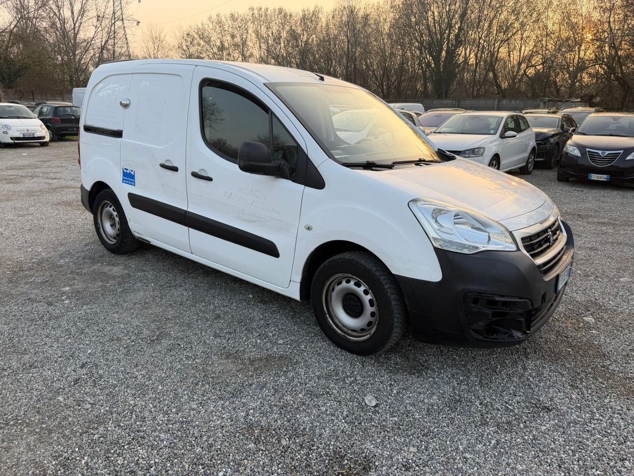 Peugeot Partner Tepee BlueHDi 100 Outdoor