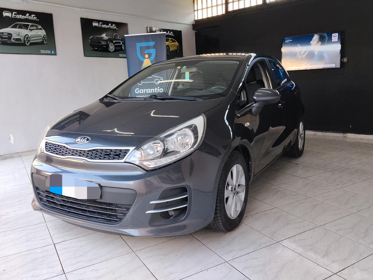 Kia Rio 1.1 diesel 2015 CON GARANZIA