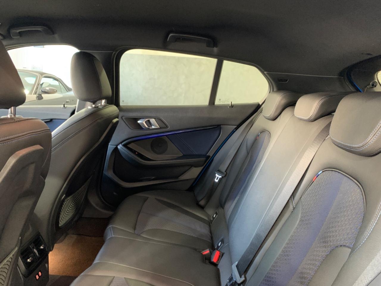 Bmw 118 118d 5p. Msport