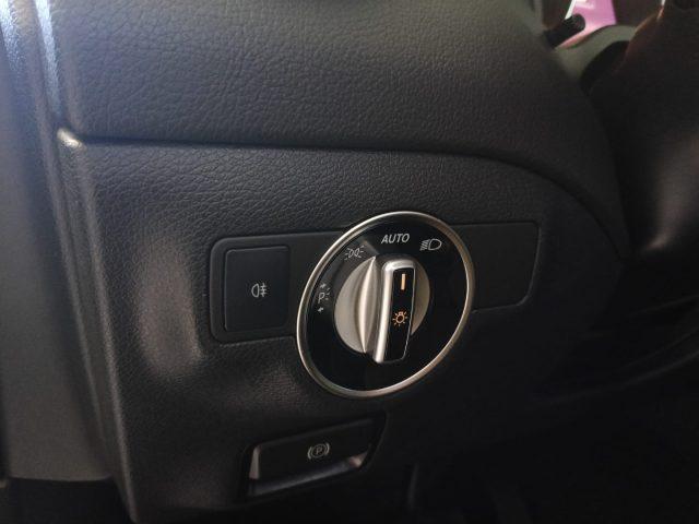 MERCEDES-BENZ GLA 200 d Automatic Premium