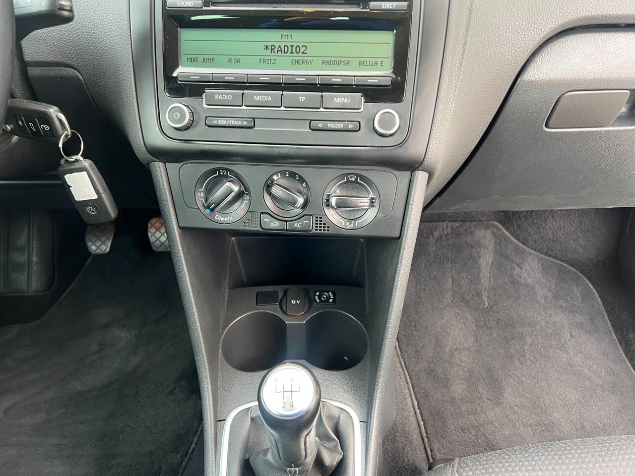 Volkswagen Polo 1.2 R-LINE/ GARANZIA