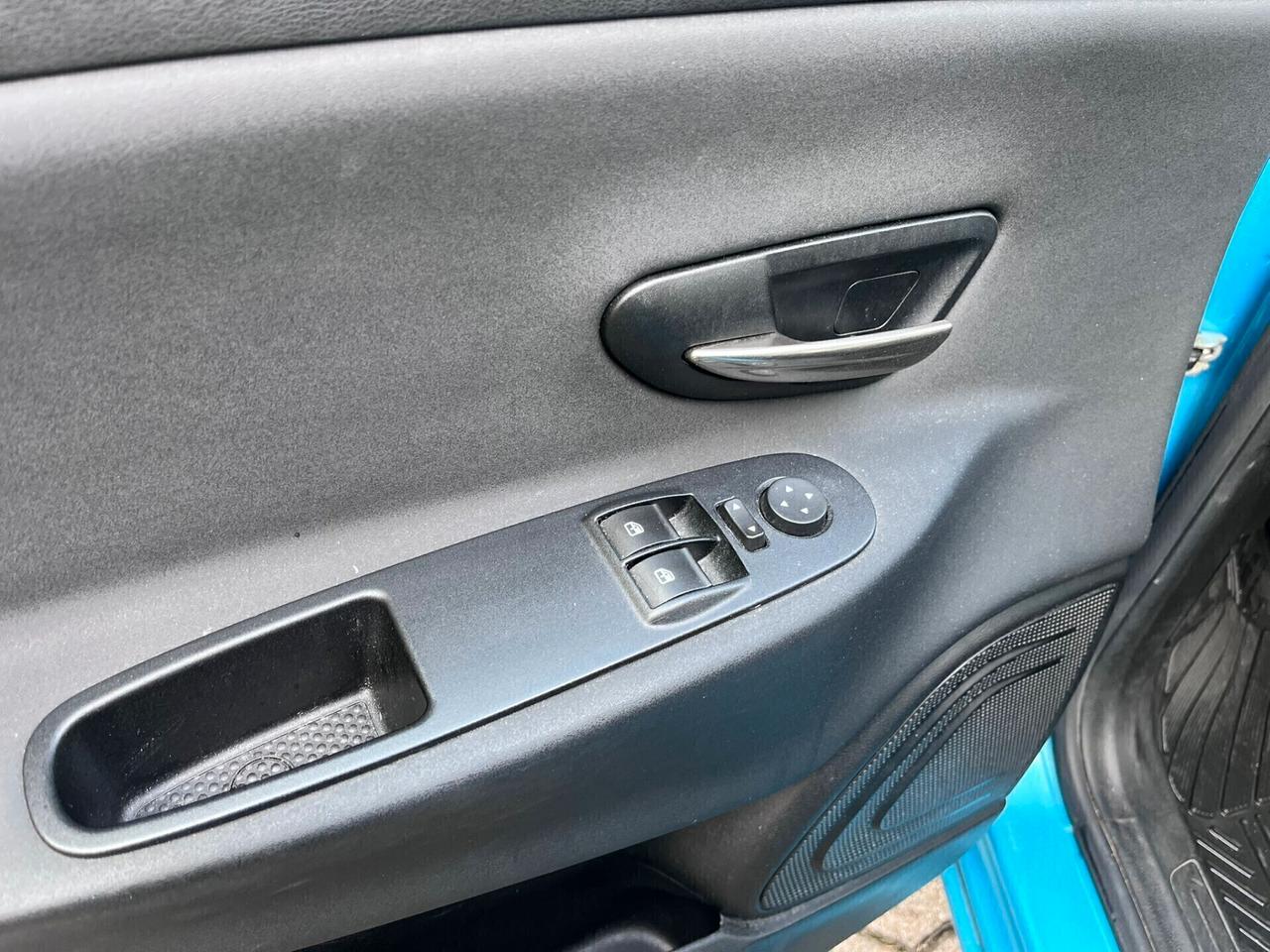 Lancia Ypsilon 0.9 TwinAir 85 CV Elefan/Blu-2013